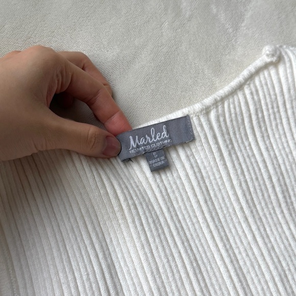 Marled White Ribbed Tank Top - Picture 2 of 3